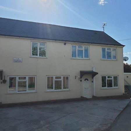 Central Windsor 2 Bedroom Flat With Free Parking エクステリア 写真