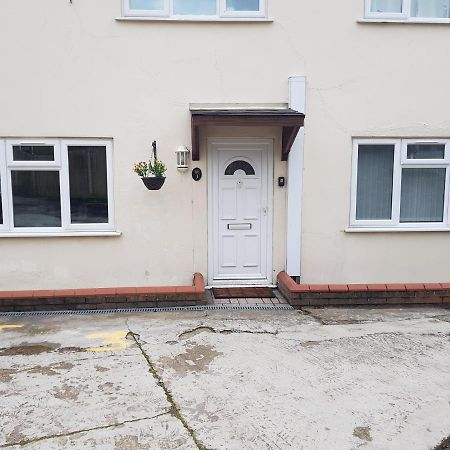 Central Windsor 2 Bedroom Flat With Free Parking エクステリア 写真