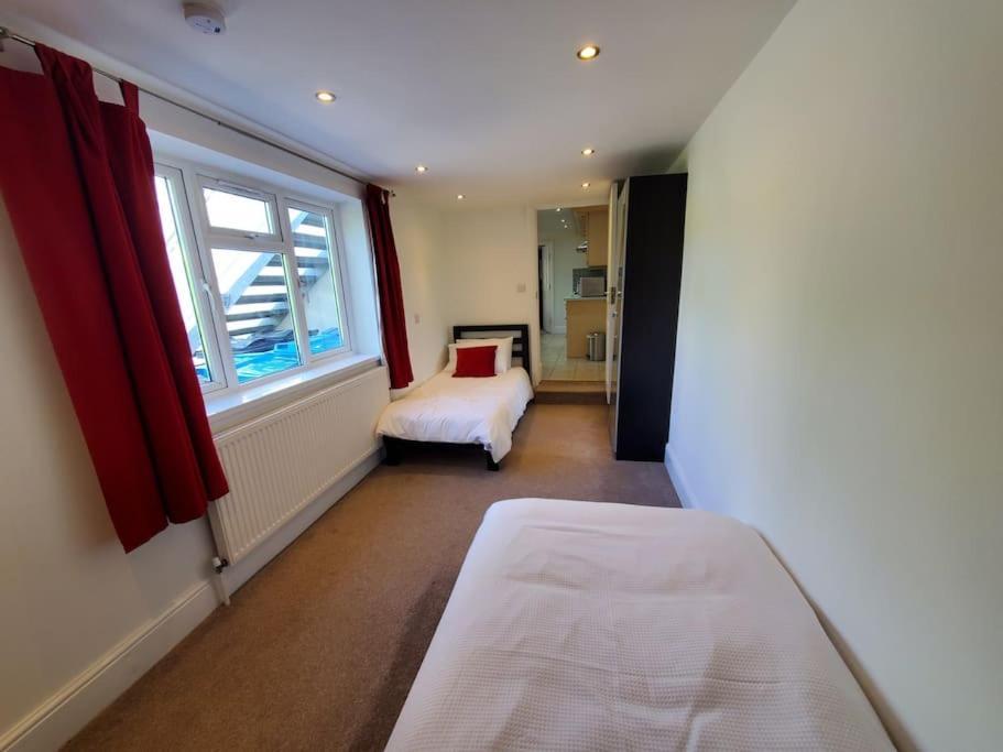 Central Windsor 2 Bedroom Flat With Free Parking エクステリア 写真