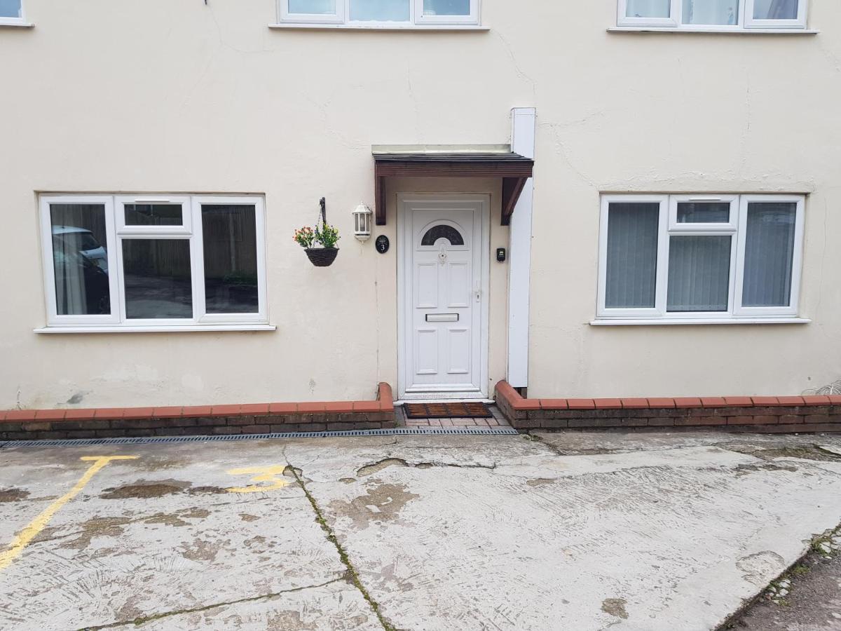 Central Windsor 2 Bedroom Flat With Free Parking エクステリア 写真
